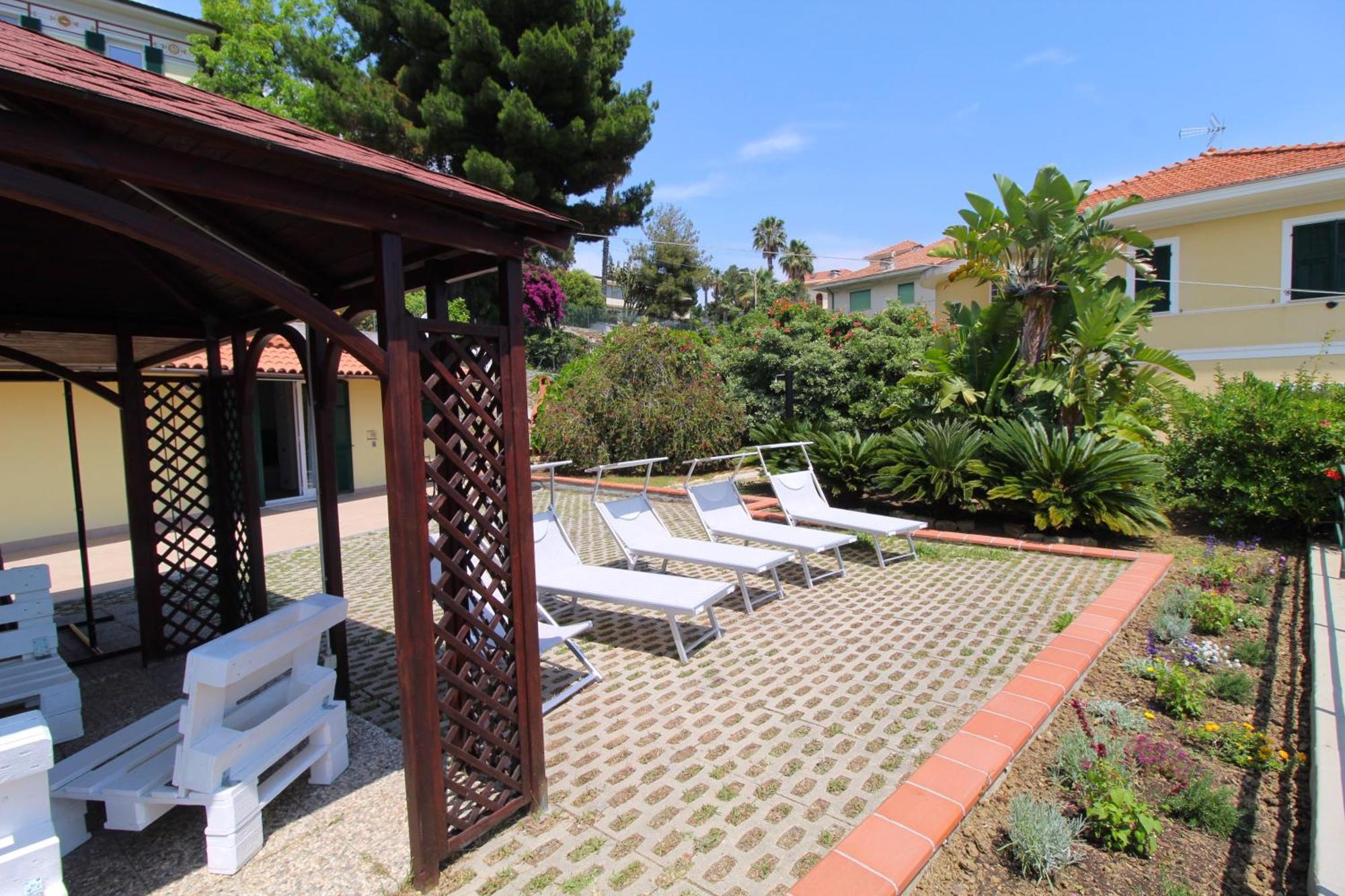 La Pace, Il Sole, Il Mare - Sanremo Casa Indipendente Vista Mare, Posto Auto Privato, Ampio Spazio Esterno Attrezzato, A Pochi Minuti Dalle Spiagge Exteriér fotografie