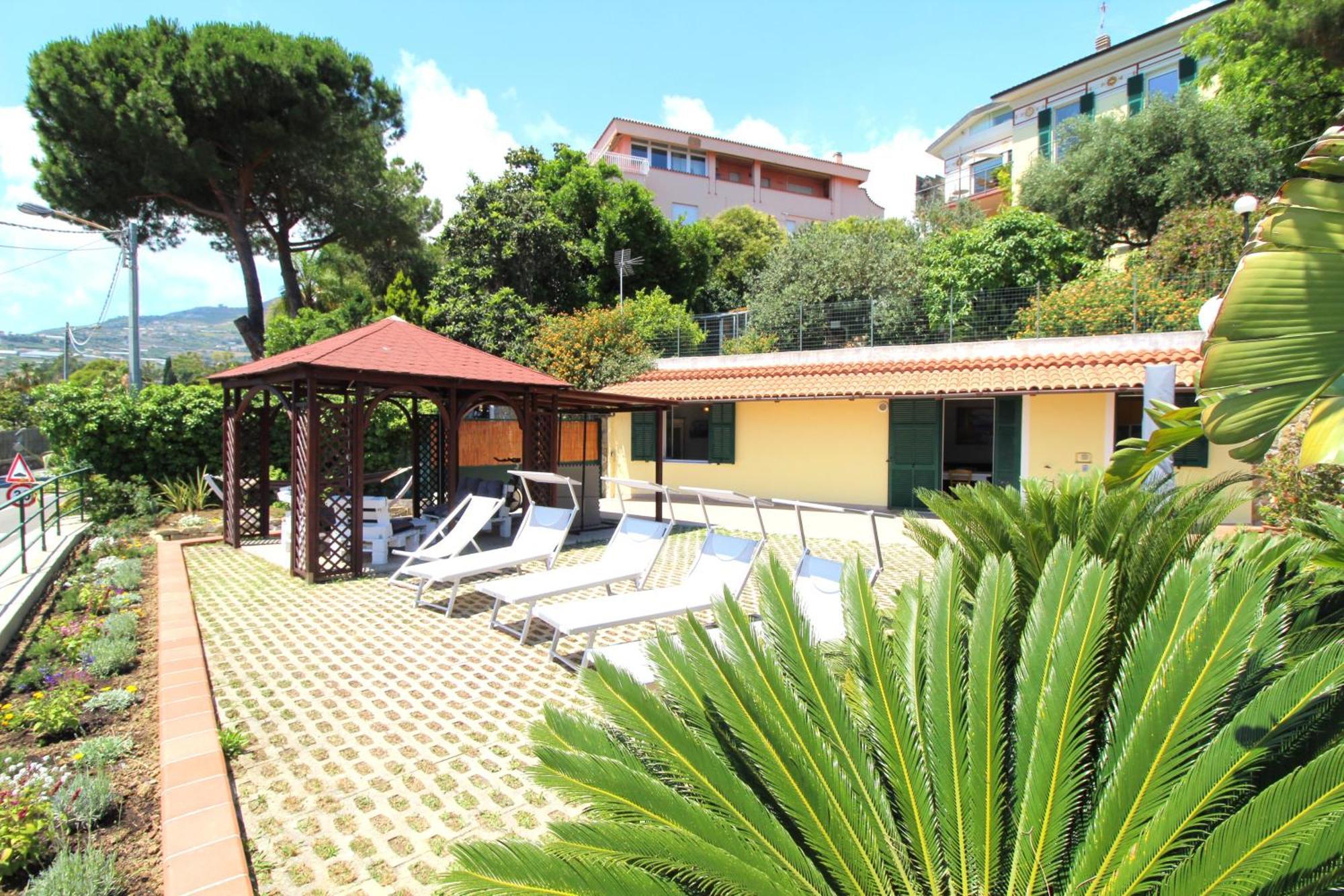 La Pace, Il Sole, Il Mare - Sanremo Casa Indipendente Vista Mare, Posto Auto Privato, Ampio Spazio Esterno Attrezzato, A Pochi Minuti Dalle Spiagge Exteriér fotografie