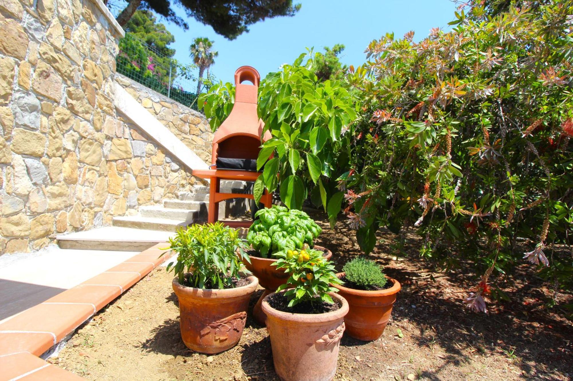 La Pace, Il Sole, Il Mare - Sanremo Casa Indipendente Vista Mare, Posto Auto Privato, Ampio Spazio Esterno Attrezzato, A Pochi Minuti Dalle Spiagge Exteriér fotografie