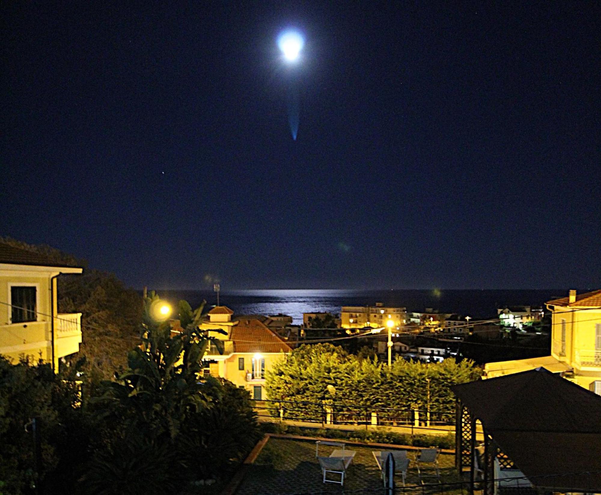 La Pace, Il Sole, Il Mare - Sanremo Casa Indipendente Vista Mare, Posto Auto Privato, Ampio Spazio Esterno Attrezzato, A Pochi Minuti Dalle Spiagge Exteriér fotografie